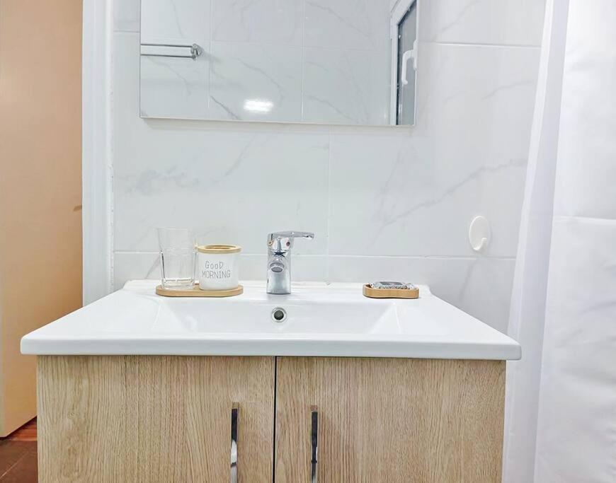 Sunny Two-Bedroom Apartment Next To Panathenaic Stadium Esterno foto
